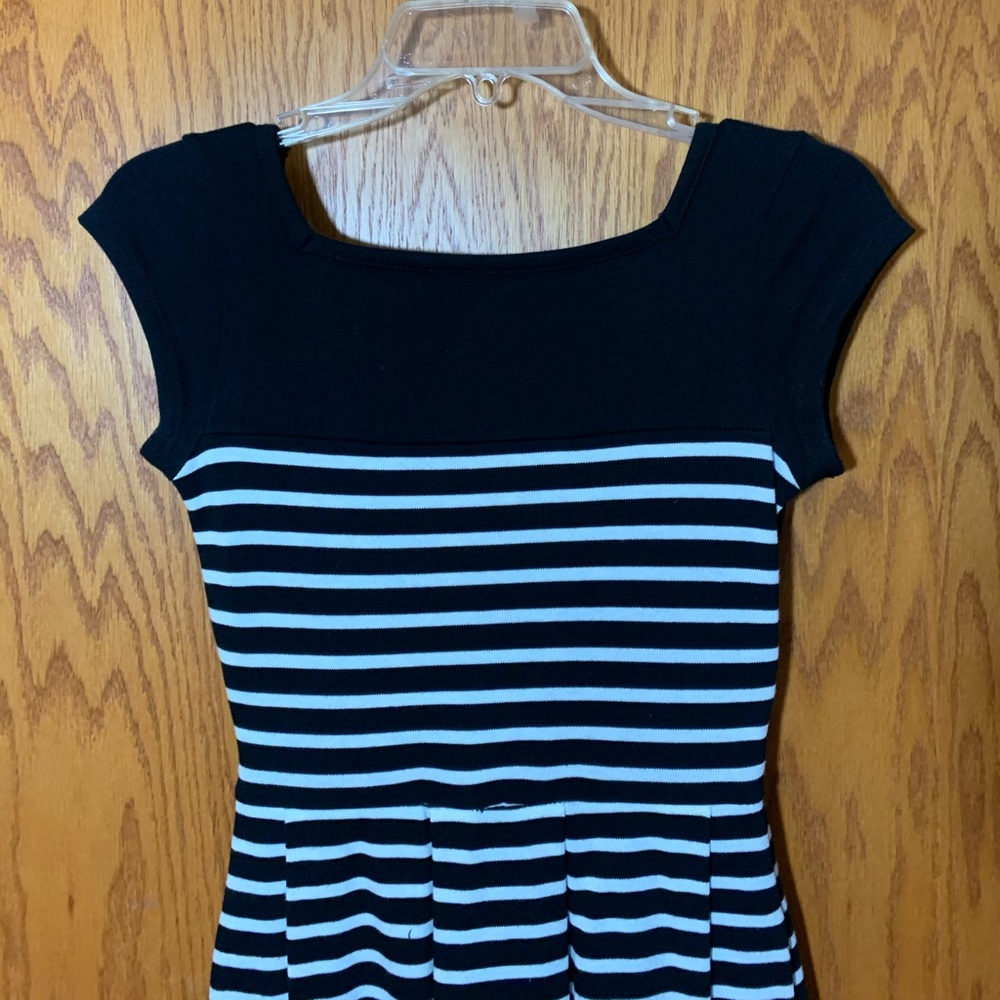 French Connection Cut Out Back Dress - Picture 2 of 6